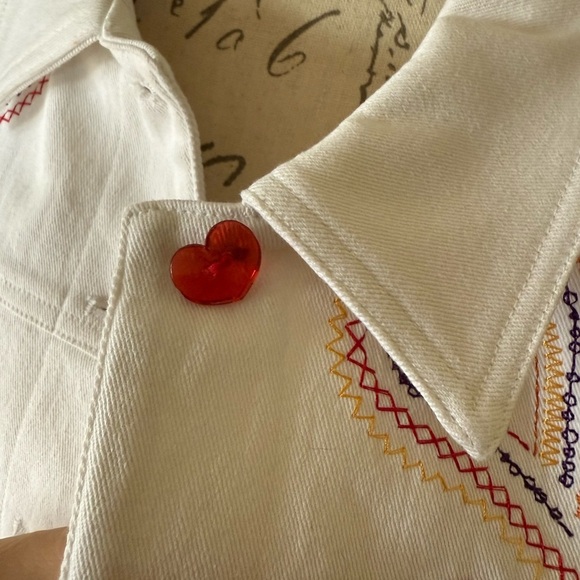 Susan Graver White Embroidered Denim Jacket Red Heart Button Accents NWT 129.00 - Picture 12 of 14